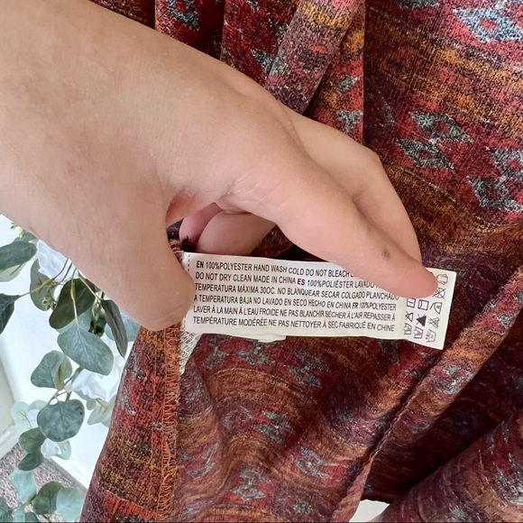 🖤 Forever 21 Tribal Cardigan - Picture 5 of 8